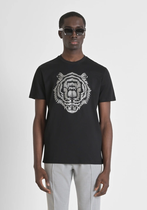 POLO REGULAR FIT DE PIQUÉ ALGODÓN 100 % CON DETALLES EN CONTRASTE Y PARCHE CON LOGOTIPO - Camisetas y polo | Antony Morato Online Shop