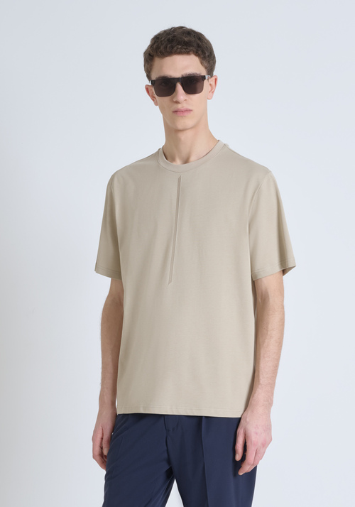CAMISETA REGULAR FIT DE PUNTO DE ALGODÓN PURO CON LOGOTIPO BORDADO Y BAJO DE LA MANGA EN CONTRASTE - Camisetas y polo | Antony Morato Online Shop