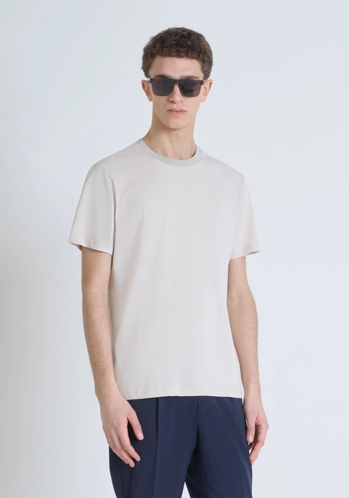 CAMISETA RELAXED DE PUNTO DE ALGODÓN 100 % CON LOGOTIPO EN RELIEVE TONO SOBRE TONO - Camisetas y polo | Antony Morato Online Shop