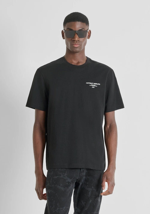 RELAXED FIT T-SHIRT IN COTTON WITH CONTRAST LOGO ON BACK - Preview Men's Collection Fall-Winter 2025 | Antony Morato Online Shop