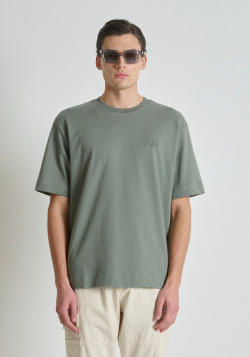 Le t-shirt oversize uomo da avere e indossare solo con effetto loose
