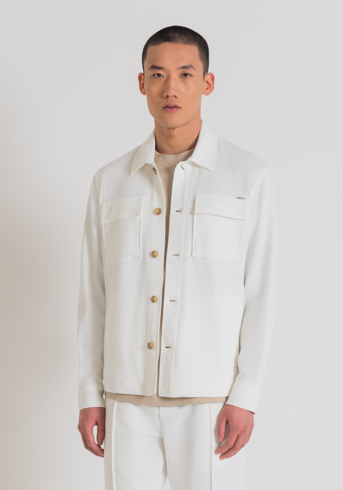 "OSLO" STRAIGHT FIT SHIRT IN STRETCH COTTON TWILL WITH POCKETS - Preview Men's Collection Spring-Summer 2024 | Antony Morato Online Shop