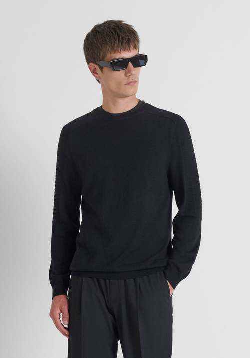 REGULAR FIT SWEATER IN MERINO WOOL BLEND - Total Black Outfit | Antony Morato Online Shop