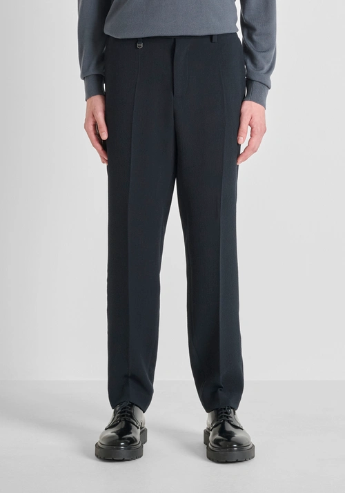 "CORA" REGULAR FIT STRAIGHT-LEG TROUSERS IN TECHNICAL FABRIC - Men's Trousers | Antony Morato Online Shop