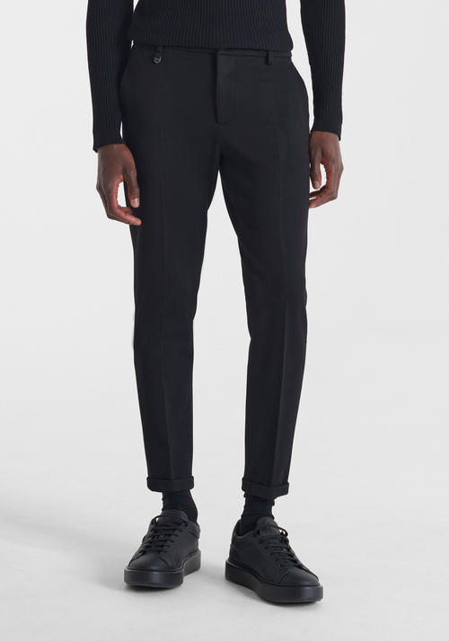 SUPER SKINNY FIT "ASHE" TROUSERS IN STRETCH VISCOSE BLEND - Total Black Outfit | Antony Morato Online Shop