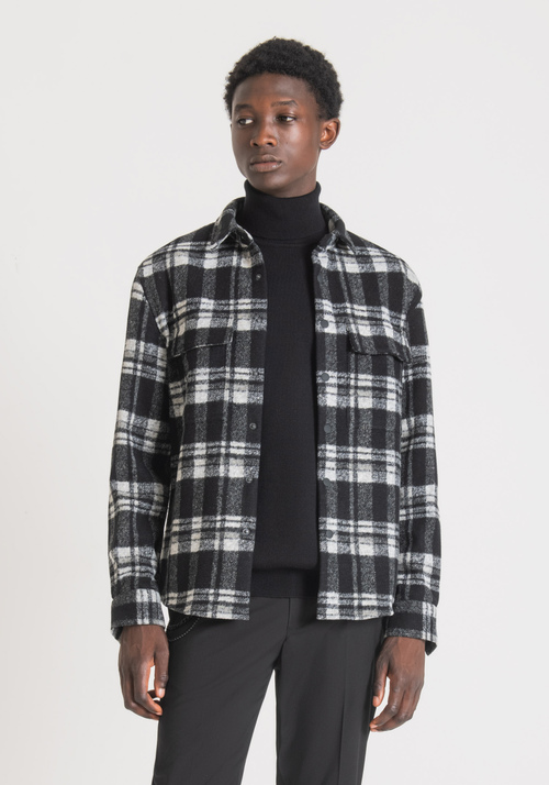 "MUNICH" STRAIGHT FIT REGULAR SHIRT IN WARM BLEND FABRIC - Clothing | Antony Morato Online Shop