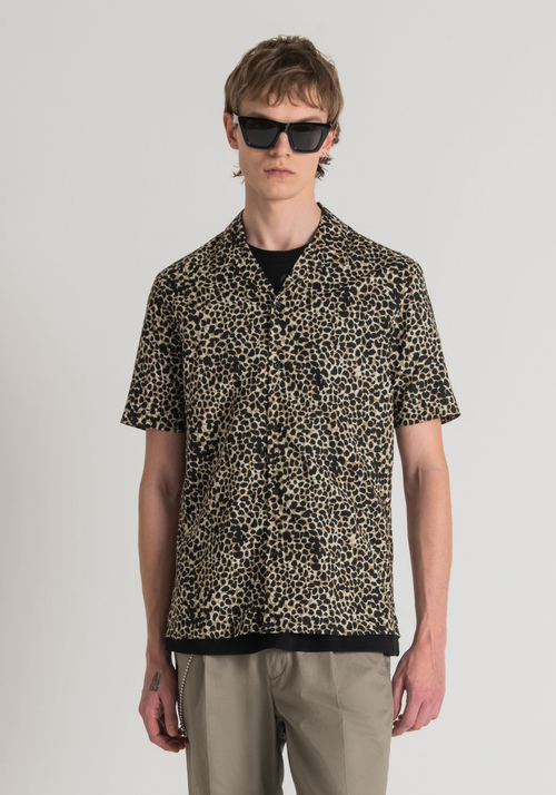 STRAIGHT-FIT SHORT-SLEEVED SHIRT IN PURE COTTON WITH ALL-OVER ANIMAL PRINT - Men's Shirts | Antony Morato Online Shop