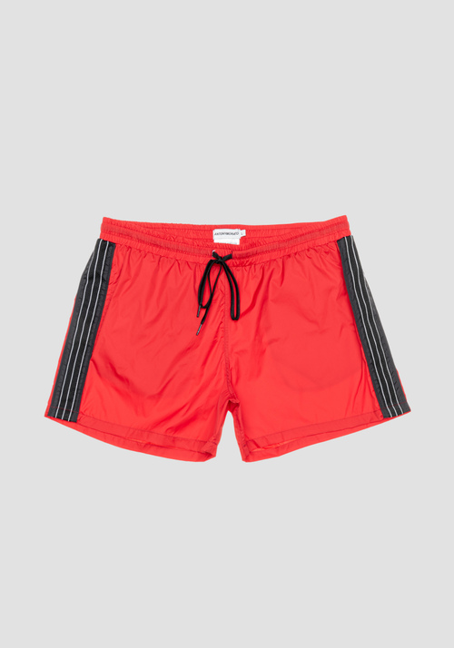 SLIM-FIT SWIMMING TRUNKS IN TECHNICAL FABRIC WITH SIDE BANDS | Antony Morato Online Shop