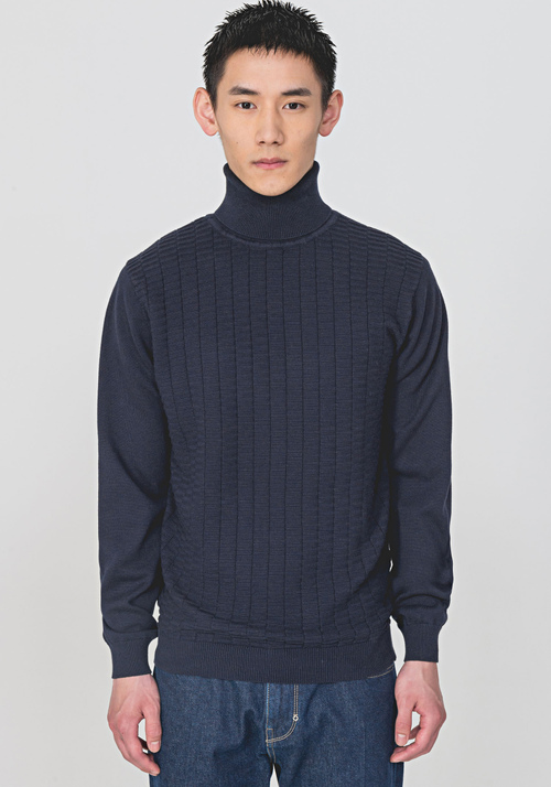 HIGH-NECK SWEATER IN A SOFT COTTON-WOOL BLEND WITH A GEOMETRICAL PATTERN - Archivio 40% OFF | Antony Morato Online Shop