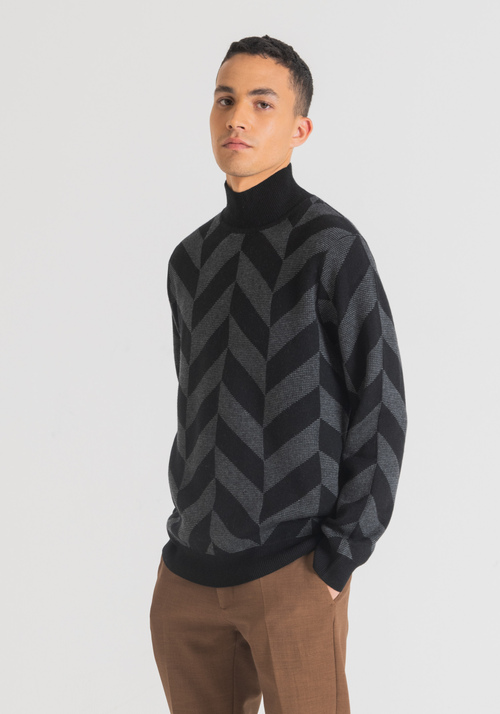 REGULAR-FIT SWEATER IN WOOL-BLEND WITH GEOMETRIC PATTERN - LUNAR NEW YEAR - GIFT GUIDE | Antony Morato Online Shop