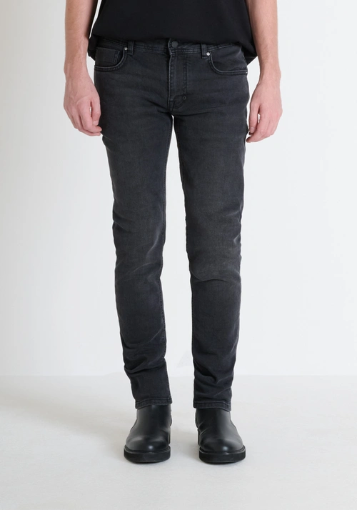"OZZY" TAPERED FIT ICONIC JEANS IN BLACK STRETCH DENIM - Men's Tapered Fit Jeans | Antony Morato Online Shop