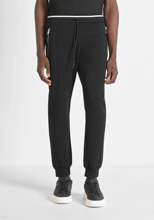 HOSE SLIM FIT AUS BAUMWOLLE MIT AUFGEDRUCKTEM LOGO - Schwarzes Outfit | Antony Morato Online Shop