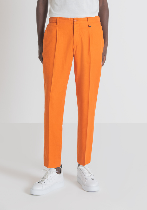 "GUSTAF" CARROT-FIT TROUSERS IN LINEN BLEND - Men's Trousers | Antony Morato Online Shop