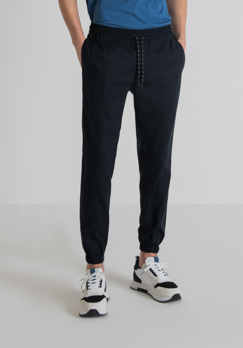 STRETCH LYOCELL CARROT-FIT TROUSERS WITH DRAWSTRING - Clothing | Antony Morato Online Shop
