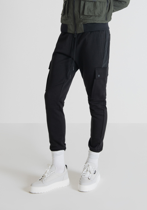 SWEATPANTS WITH LARGE POCKETS AND A SIDE STRIPE - Trousers | Antony Morato Online Shop