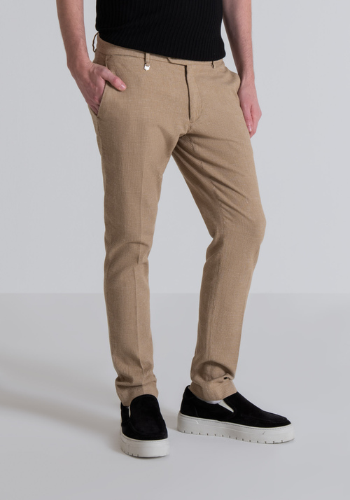 "BRYAN" SKINNY-FIT TROUSERS IN MICRO-WEAVE STRETCH LINEN BLEND - Men's Trousers | Antony Morato Online Shop
