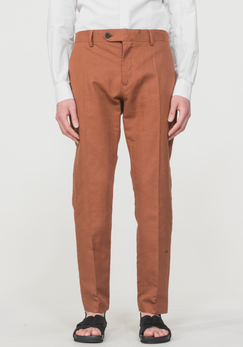 SLIM-FIT “ZELDA” TROUSERS IN A SLUB COTTON-LINEN BLEND - Trousers | Antony Morato Online Shop