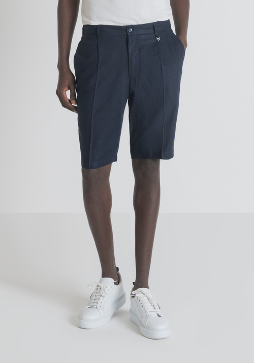 "GUSTAF" CARROT-FIT SHORTS IN LINEN BLEND WITH CENTRAL PLEAT | Antony Morato Online Shop