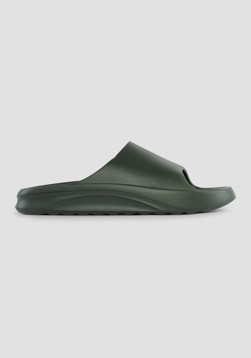 "RENTON" SOLID-COLOUR RUBBER SLIPPERS - Men's Shoes | Antony Morato Online Shop