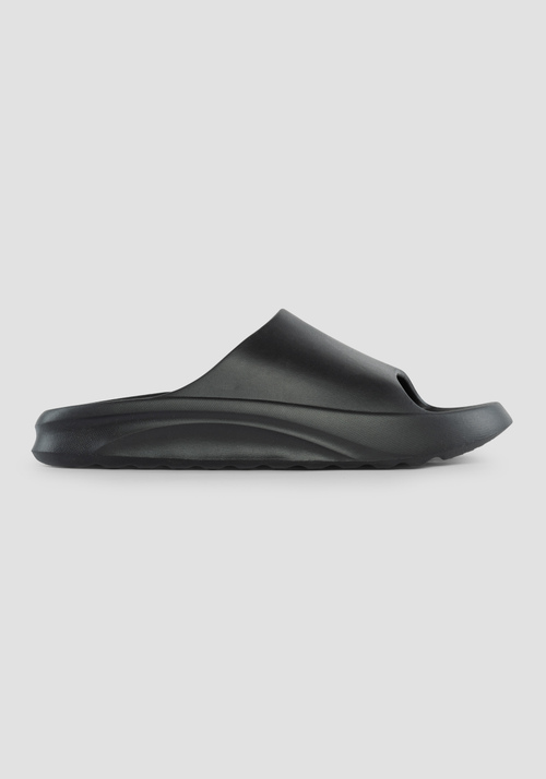 "RENTON" SOLID-COLOUR RUBBER SLIPPERS - All SS23 - no timeless | Antony Morato Online Shop