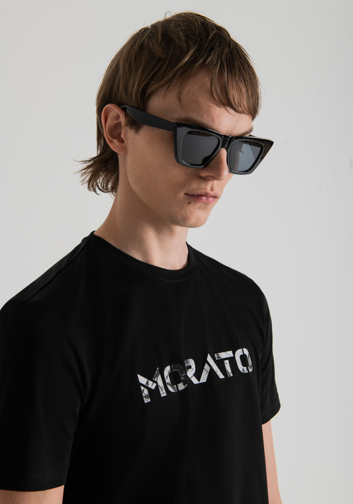 T-SHIRT SLIM FIT EN PUR COTON AVEC IMPRIMÉ « MORATO » EN RELIEF - T-shirts et polos | Antony Morato Online Shop