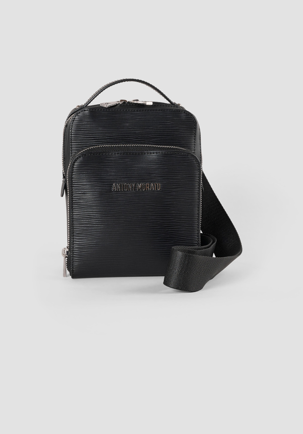 POSTBOTEN-TASCHE AUS KUNSTLEDER MIT GRIFF UND SCHULTERGURT - Antony Morato Online Shop