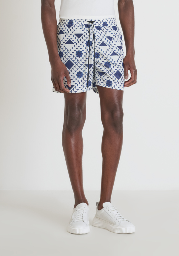 MAILLOT DE BAIN COUPE RÉGULIÈRE EN NYLON IMPRIMÉ À SÉCHAGE RAPIDE - Antony Morato Online Shop