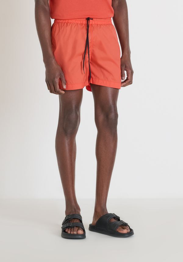 MAILLOT DE BAIN COUPE RÉGULIÈRE EN NYLON IMPRIMÉ À SÉCHAGE RAPIDE - Antony Morato Online Shop