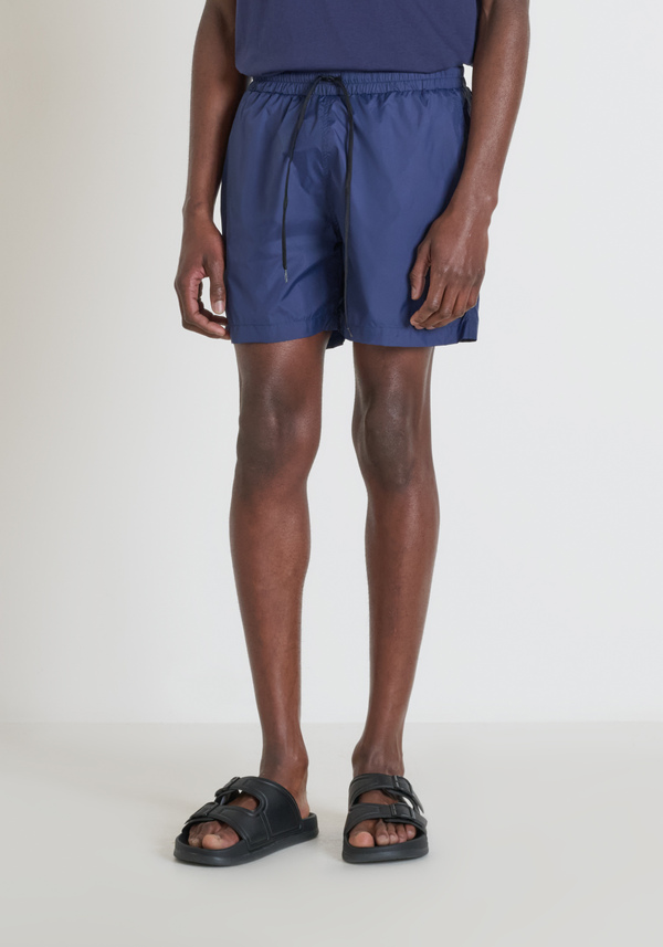 MAILLOT DE BAIN COUPE RÉGULIÈRE EN NYLON IMPRIMÉ À SÉCHAGE RAPIDE - Antony Morato Online Shop