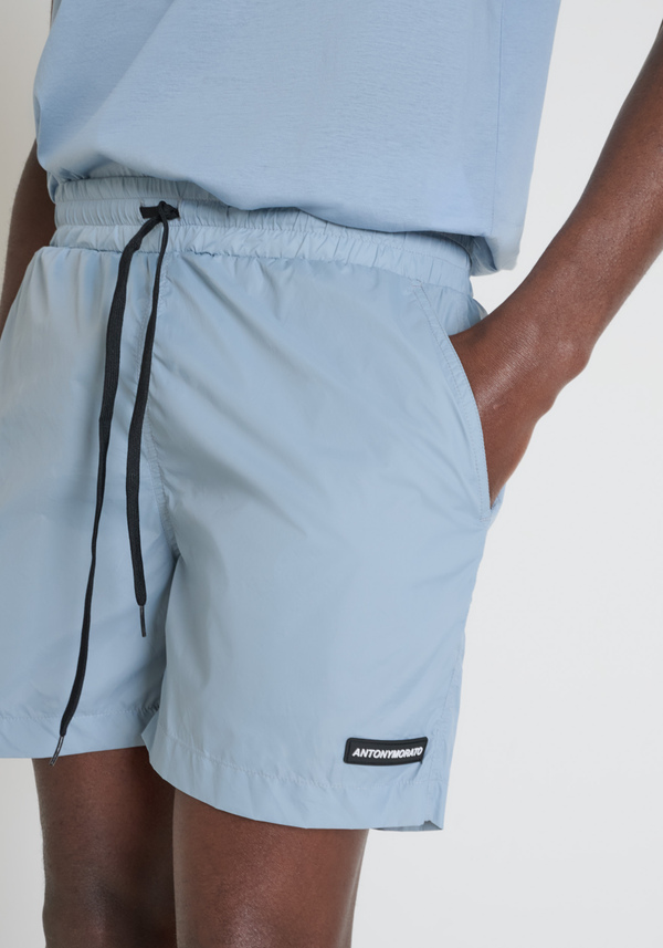 MAILLOT DE BAIN COUPE RÉGULIÈRE EN NYLON IMPRIMÉ À SÉCHAGE RAPIDE - Antony Morato Online Shop