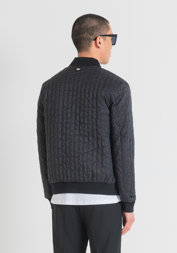 BLOUSON SLIM FIT EN NYLON SHIOZE AVEC REMBOURRAGE ÉCO-DURABLE LÉGER SORONA® DUPONT - Antony Morato Online Shop