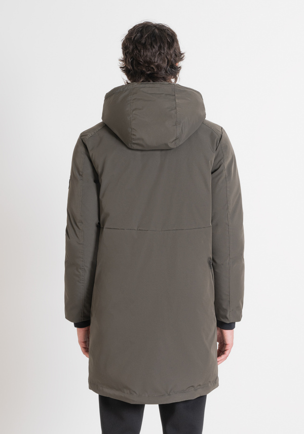 GRÜNER PARKA MIT REGULÄRER PASSFORM AUS NACHHALTIGEM POLYESTER MIT LOGO - Antony Morato Online Shop