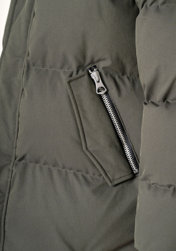 DOUDOUNE REGULAR FIT VERTE EN TISSU TECHNIQUE ET REMBOURRAGE SYNTHÉTIQUE - Antony Morato Online Shop