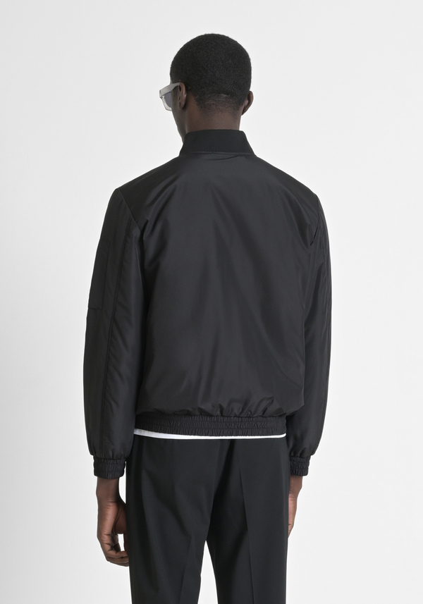 CHAQUETA REGULAR FIT EN TEJIDO TÉCNICO CON RELLENO SINTÉTICO SORONA® AURA - Antony Morato Online Shop