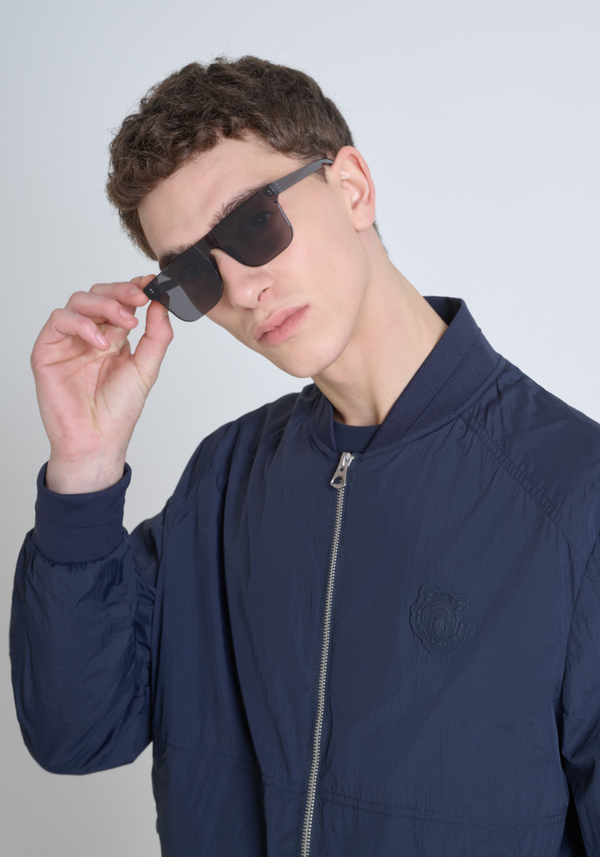 REGULAR FIT SHIOZE NYLON JACKET WITH TIGER PATCH - Antony Morato Online Shop