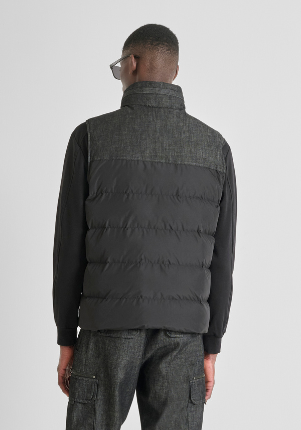 REGULAR FIT SLEEVELESS JACKET IN LIGHTWEIGHT FABRIC - Antony Morato Online Shop