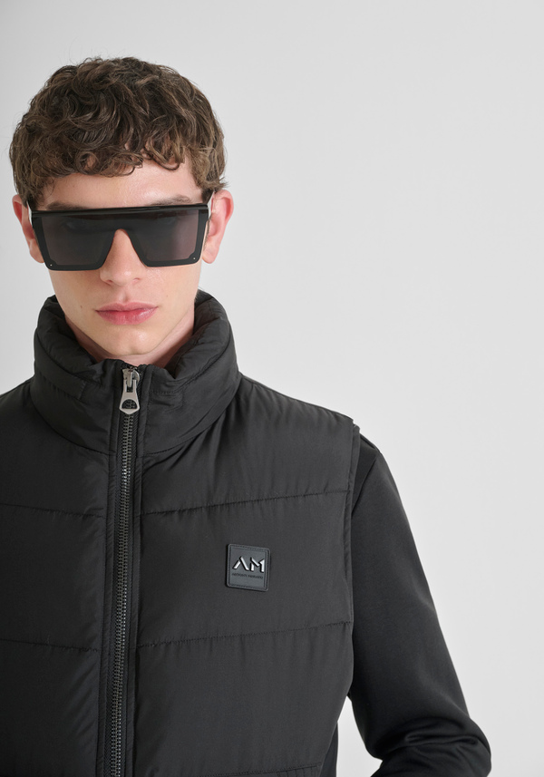 REGULAR FIT DOWN JACKET IN TECHNICAL FABRIC WITH DUPONT SORONA PADDING AND LOGO PATCH - Antony Morato Online Shop