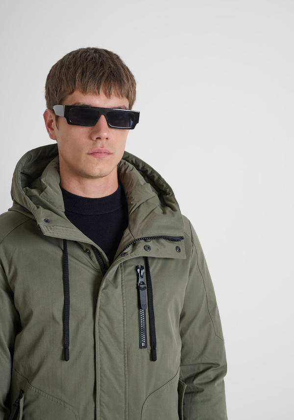 REGULAR FIT DAUNENJACKE AUS WASSERDICHTEM TECHNISCHEN STOFF - Antony Morato Online Shop