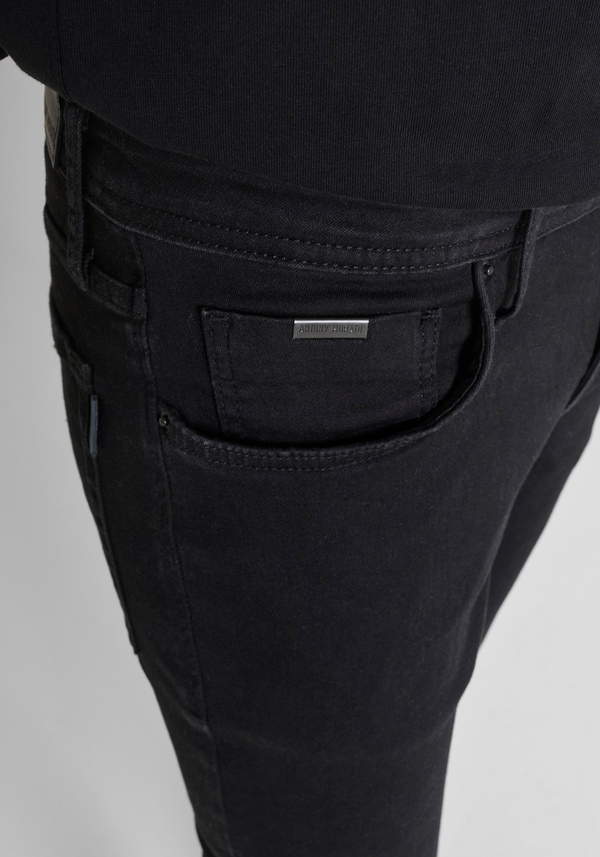 "OZZY" TAPERED FIT BLACK DENIM JEANS - Antony Morato Online Shop