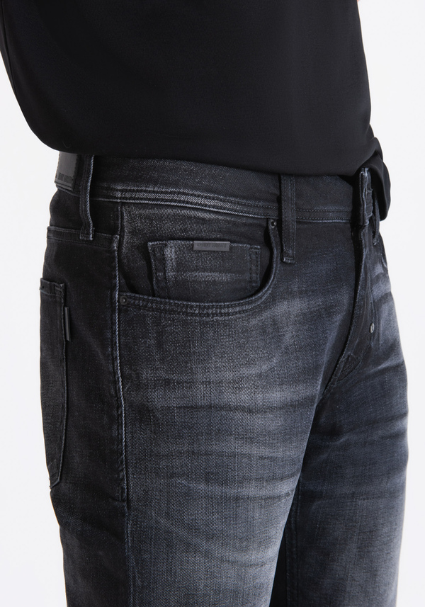 VAQUEROS «OZZY» TAPERED FIT OSCUROS EFECTO VINTAGE - Antony Morato Online Shop