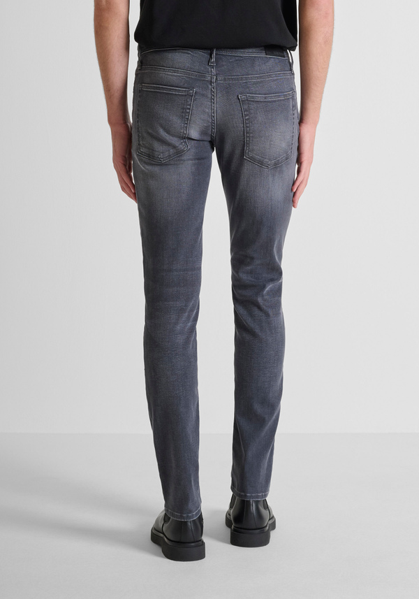 JEAN « OZZY » COUPE TAPERED EN DENIM GRIS - Antony Morato Online Shop