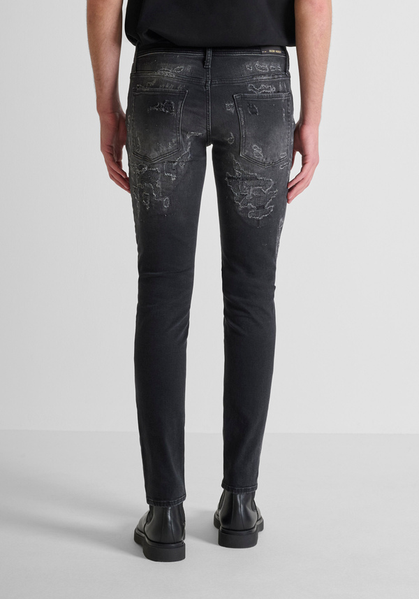 JEAN « OZZY » COUPE TAPERED SUPER DESTROYED EN DENIM NOIR - Antony Morato Online Shop