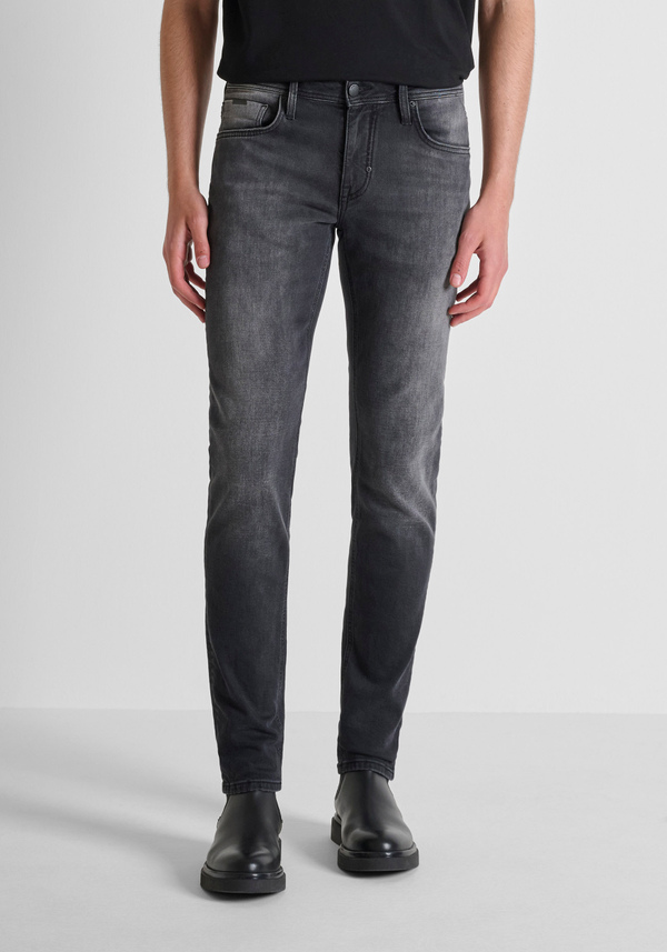 JEAN « OZZY » COUPE TAPERED EN DENIM NOIR - Antony Morato Online Shop