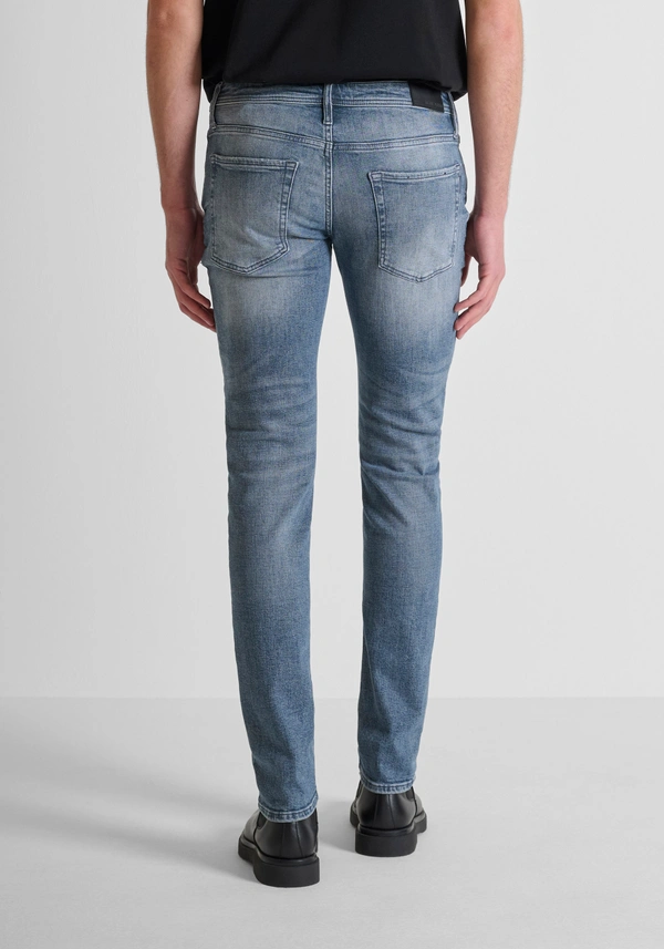 JEANS TAPERED FIT "OZZY" CON LAVAGGIO SFUMATO - Antony Morato Online Shop