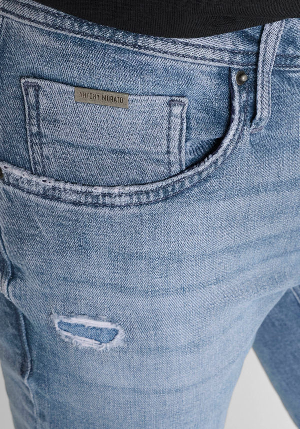 TAPERED FIT JEANS "OZZY" MIT VERLAUFSWÄSCHE UND RISSEN - Antony Morato Online Shop
