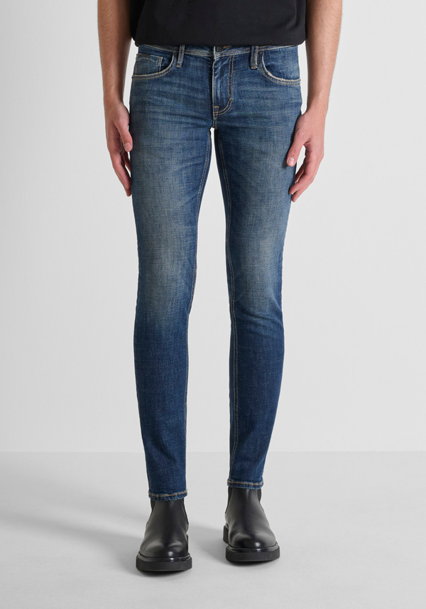 "OZZY" TAPERED FIT JEANS IN FADED STRETCH DENIM - Antony Morato Online Shop