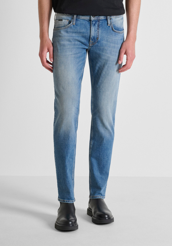 JEAN TAPERED RELAXED FIT « OZZY» AVEC LAVAGE DÉGRADÉ - Antony Morato Online Shop