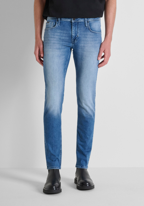 "OZZY" TAPERED FIT JEANS IN TITAN BLUE DENIM - Antony Morato Online Shop