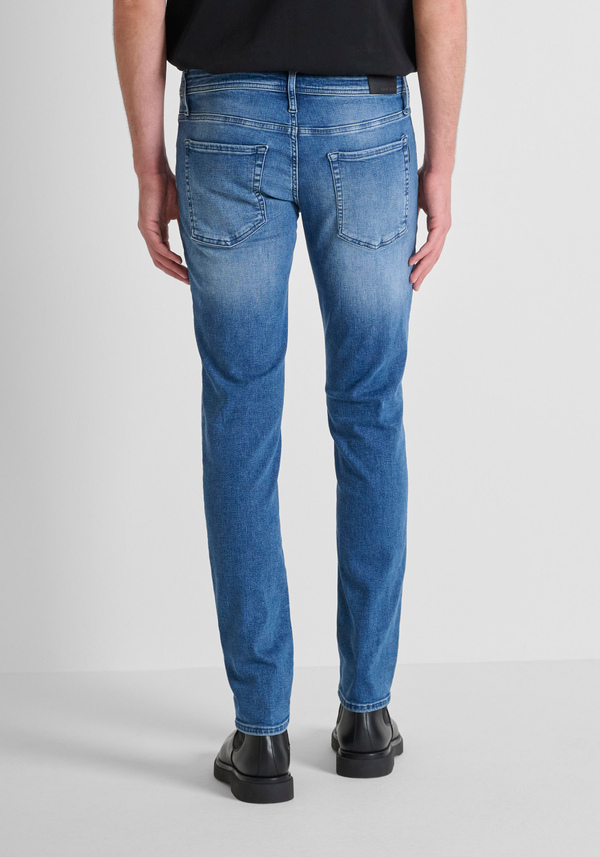 "OZZY" TAPERED FIT JEANS IN TITAN BLUE DENIM - Antony Morato Online Shop