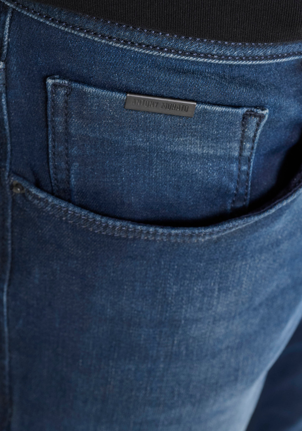 TAPERED FIT JEANS "OZZY" IN DARK POWER STRETCH DENIM - Antony Morato Online Shop